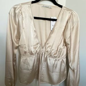 Satin cream/beige blouse